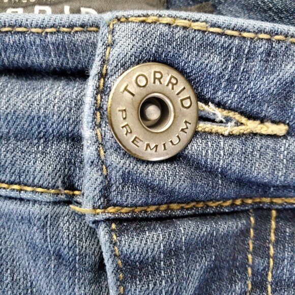 Torrid Jeans Womens Size 24 Blue Boyfriend Cropped Premium Denim - Picture 10 of 13